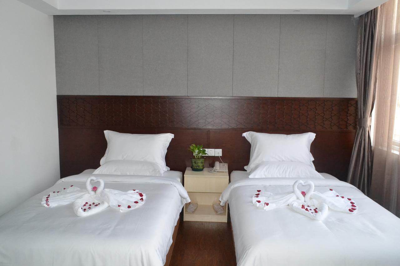 Royal Holiday Hotel Rangun Kültér fotó